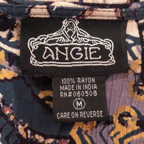 💖Angie Boho asymmetrical sleeveless racer back lace trimmed V-neck top - Picture 7 of 10